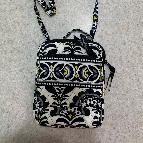 Very Gently Used Vera Bradley Mini Hipster - Picture 3 of 9